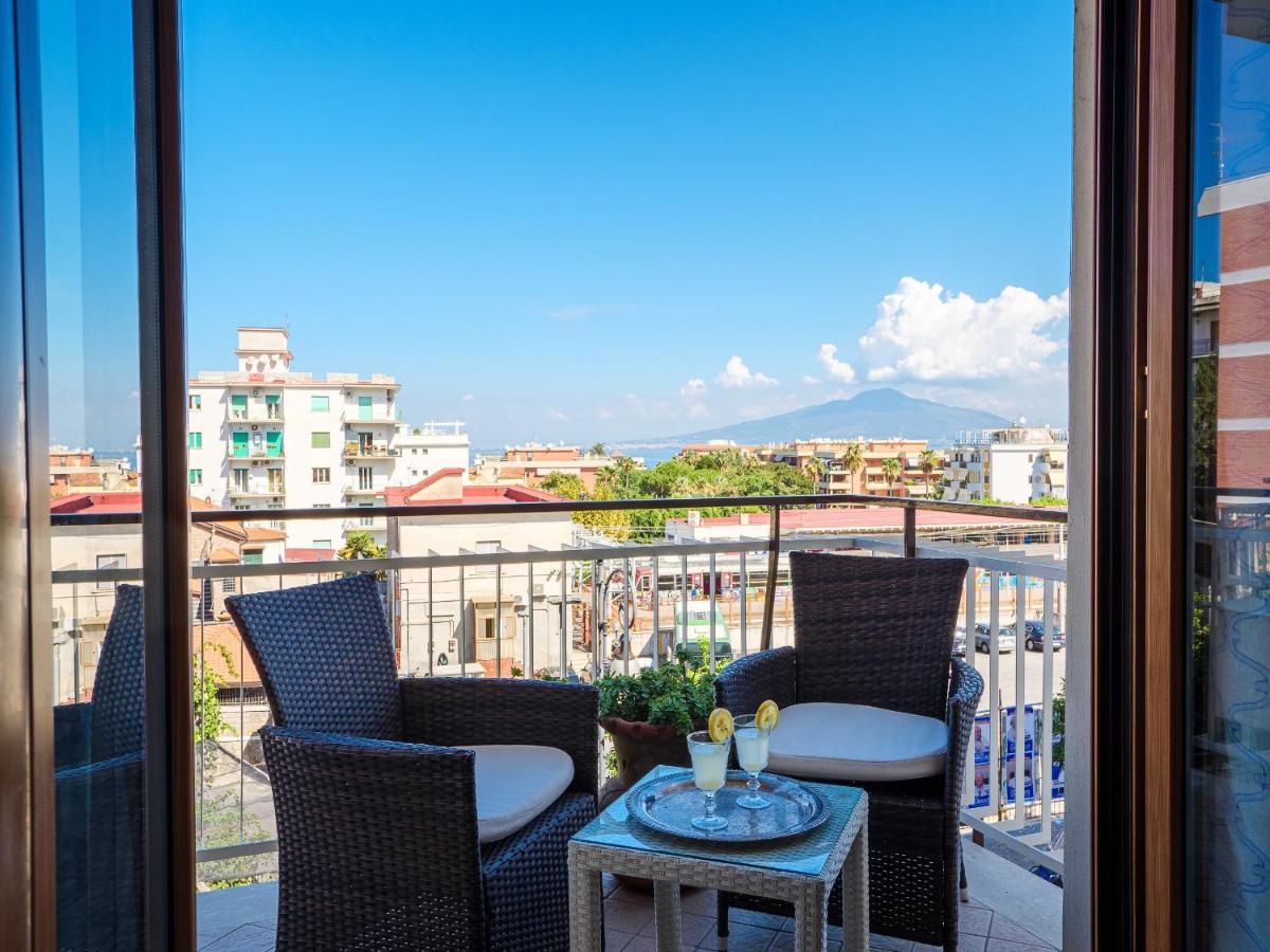 Aranci Apt 67 - Sorrento Centre And Vesuvius View Exterior foto